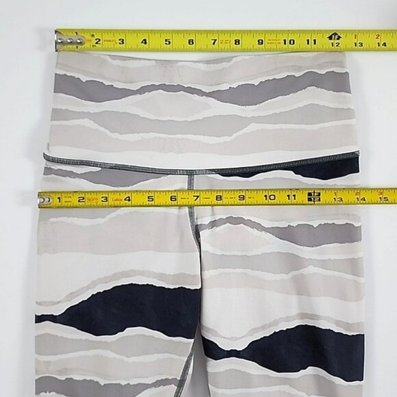 Lululemon True Self Crop Legging Bleacher Stripe Taupe Black 20" Inseam Size 4 - Picture 10 of 15